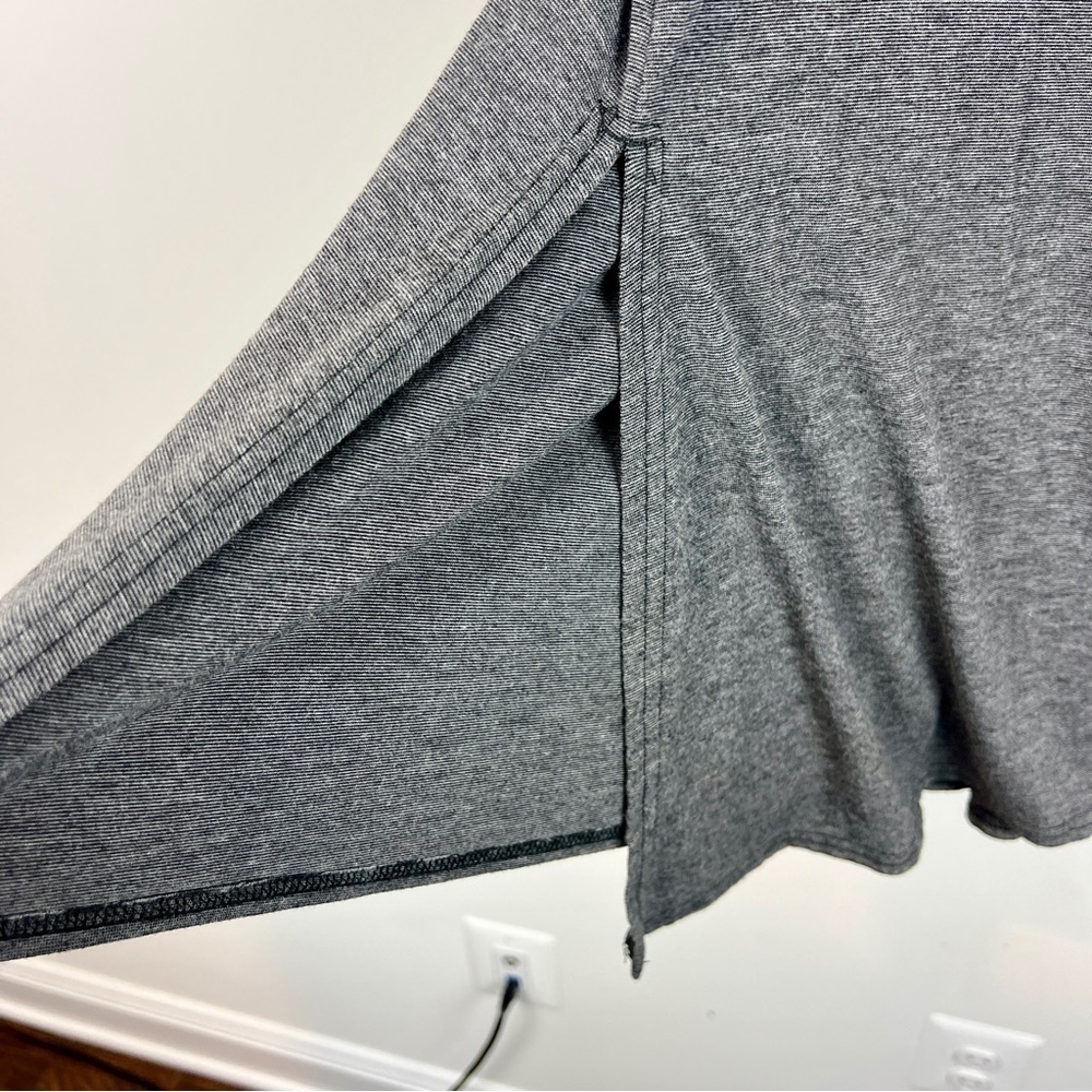 Cut Loose Long Sleeve Top with Side Slits size M Gray - Picture 3 of 7